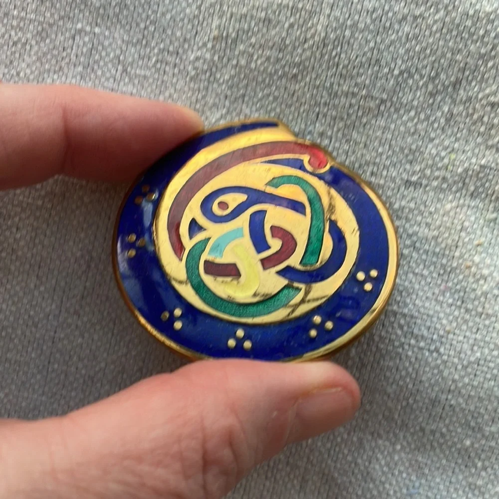 Vintage 1970s/80s Tara Ware Irish Celtic Enamel Bird Brooch Gold Tone